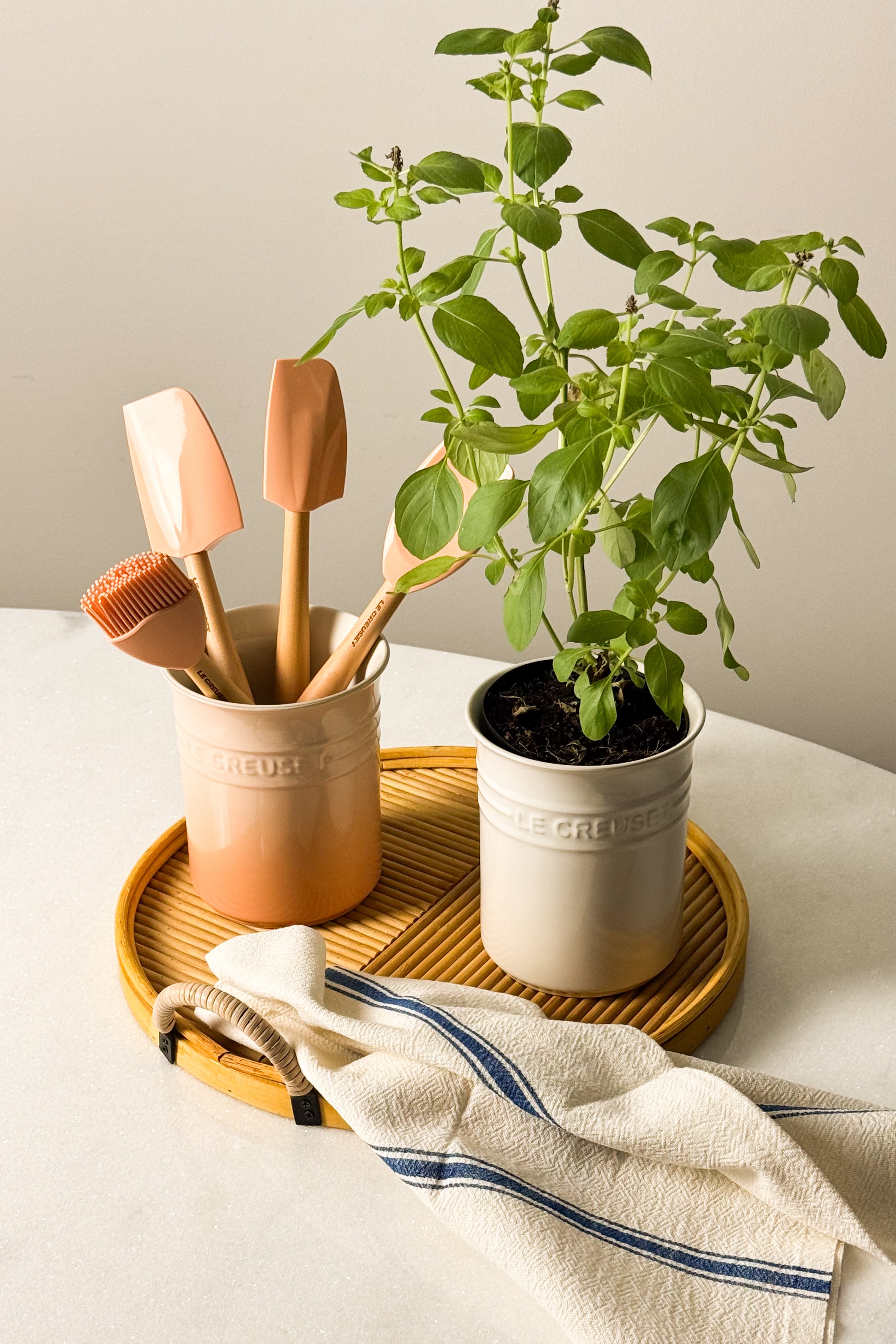 Set Pêche com 3 Espátulas e 1 Pincel Craft com Porta Utensílios Clássico Le Creuset